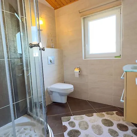 Charmante Location En 2 Parties Dans Le Village De Villa *
